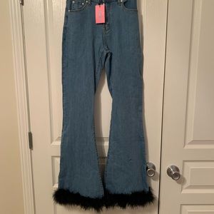Jeans with feather bottom
